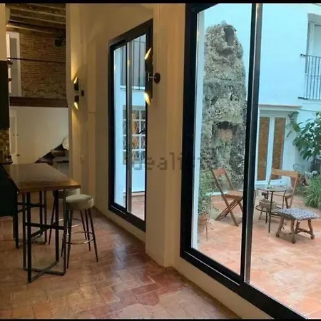 Linda Privada Aparthotel *